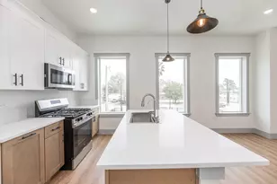 704 S 1st St, Conroe, TX 77301 - Photo 1