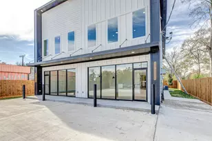 704 S 1st St, Conroe, TX 77301 - Photo 17