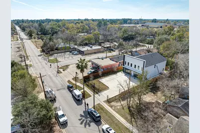 704 S 1st Street #B2, Conroe, TX 77301 - Photo 25
