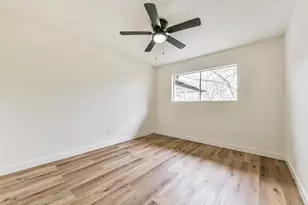 1913 Grace St, Alvin, TX 77511 - Photo 15