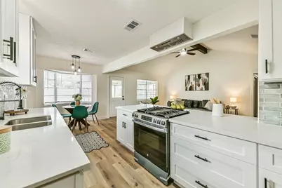 1913 Grace Street, Alvin, TX 77511 - Photo 9