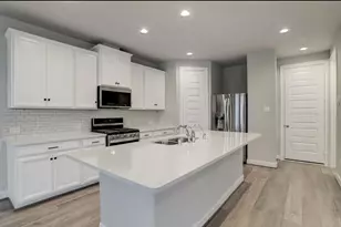 9826 Magnolia Village Ln, Houston, TX 77080 - Photo 7