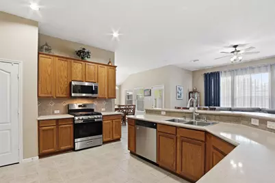 619 Castle Cove Lane, League City, TX 77573 - Photo 11