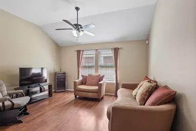 619 Castle Cove Lane, League City, TX 77573 - Photo 5