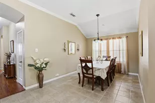 619 Castle Cove Ln, League City, TX 77573 - Photo 3