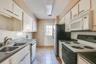 2689 Gessner Rd, Houston, TX 77080 - Photo 3