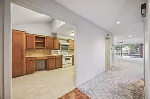 18039 Starboard Dr, Houston, TX 77058 - Photo 7