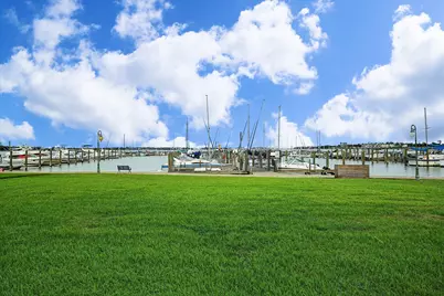 18039 Starboard Drive, Houston, TX 77058 - Photo 31