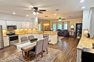 201 Smith St, Columbus, TX 78934 - Photo 5