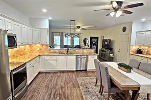 201 Smith St, Columbus, TX 78934 - Photo 7