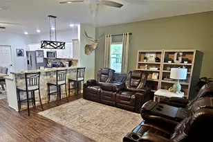 201 Smith St, Columbus, TX 78934 - Photo 3