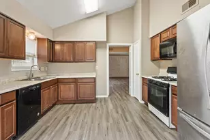 902 Essex Dr, Friendswood, TX 77546 - Photo 7