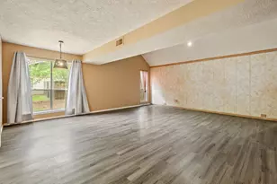 902 Essex Dr, Friendswood, TX 77546 - Photo 5