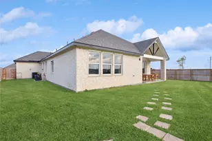 1800 Mesquite Trl, Dayton, TX 77535 - Photo 25