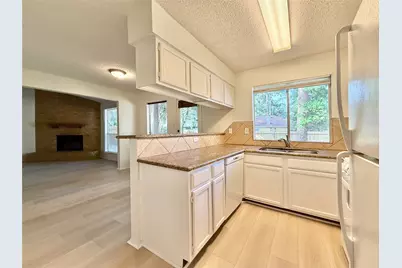 6 Maywind Court, The Woodlands, TX 77381 - Photo 13