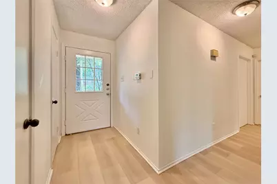 6 Maywind Court, The Woodlands, TX 77381 - Photo 3