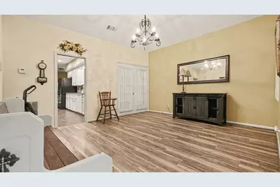 1310 E James Street #6, Baytown, TX 77520 - Photo 9