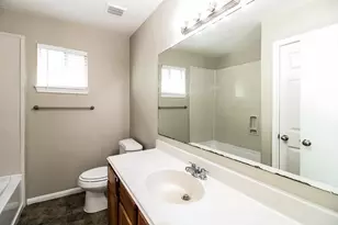 4935 N Cancun Dr, Houston, TX 77045 - Photo 11