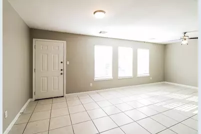 4935 N Cancun Drive, Houston, TX 77045 - Photo 9