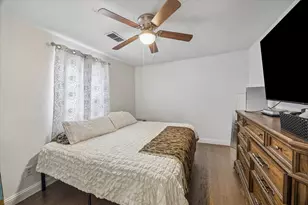 271 Trails End Dr, Cleveland, TX 77328 - Photo 11