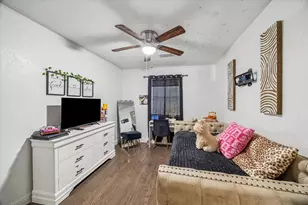 271 Trails End Dr, Cleveland, TX 77328 - Photo 19