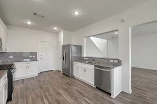 7314 Madison Cmns Ln, Houston, TX 77075 - Photo 11