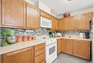 247 Sandpebble Drive, The Woodlands, TX 77381 - Photo 19