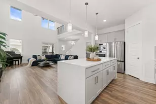 1430 W 34th 1/2 St, Houston, TX 77018 - Photo 9