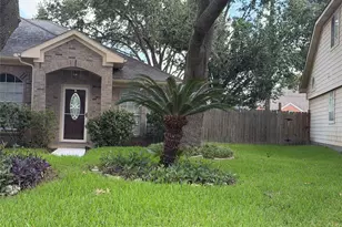 15318 Inks Lake Dr, Sugar Land, TX 77498 - Photo 1