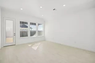 6702 Augusta Grns Dr, Baytown, TX 77523 - Photo 9