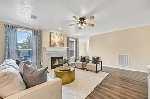 303 Regency Ct, Friendswood, TX 77546 - Photo 9