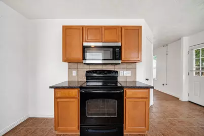 4403 Sprangletop Avenue, Baytown, TX 77521 - Photo 13