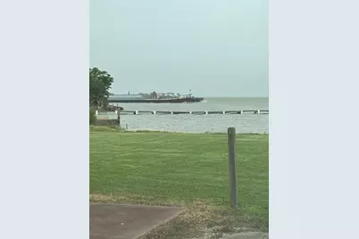 1026 N Gayle Street, Gilchrist, TX 77617 - Photo 31