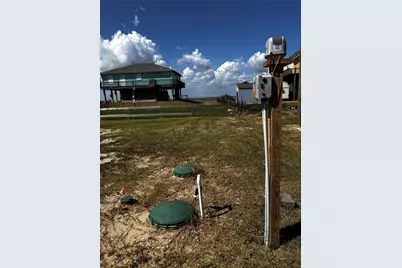 1026 N Gayle Street, Gilchrist, TX 77617 - Photo 5