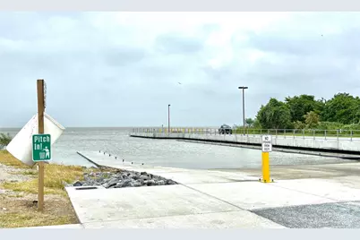 1026 N Gayle Street, Gilchrist, TX 77617 - Photo 27