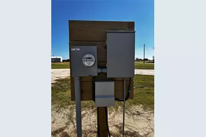 1026 N Gayle Street, Gilchrist, TX 77617 - Photo 3