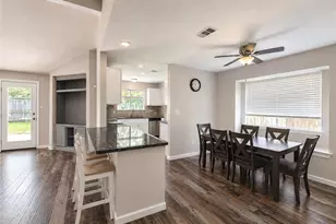 12710 Fenimore Ct, Sugar Land, TX 77478 - Photo 5
