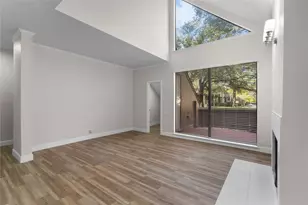 336 Litchfield Ln, Houston, TX 77024 - Photo 9