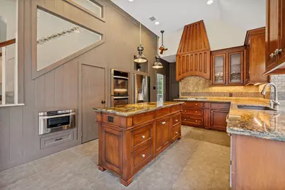 9315 Woodwind Lakes Drive, Houston, TX 77040 - Photo 11