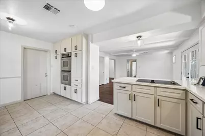 1327 Guese Road, Houston, TX 77008 - Photo 9