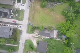 4513 Los Angeles St, Houston, TX 77026 - Photo 1