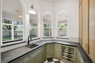 927 Peachwood Bend Dr, Houston, TX 77077 - Photo 19
