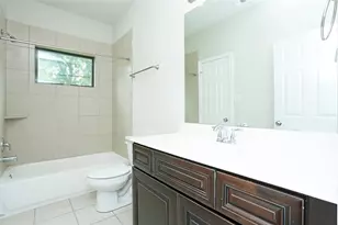 990 Grenshaw St, Houston, TX 77088 - Photo 17