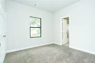 990 Grenshaw St, Houston, TX 77088 - Photo 13