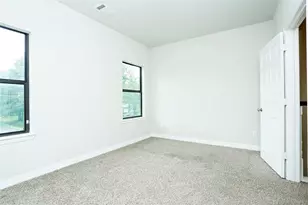 990 Grenshaw St, Houston, TX 77088 - Photo 21