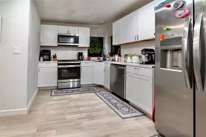 508 Clear Lake Road, Highlands, TX 77562 - Photo 7