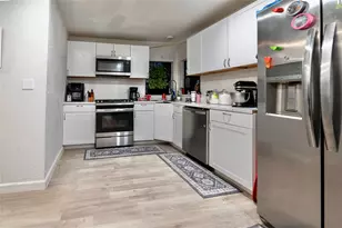 508 Clear Lake Rd, Highlands, TX 77562 - Photo 7