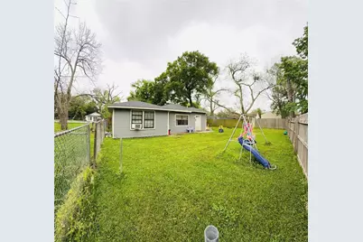 508 Clear Lake Road, Highlands, TX 77562 - Photo 21