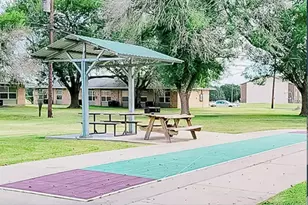 308 N East St, Weimar, TX 78962 - Photo 3