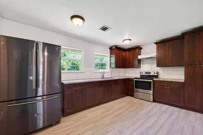 3031 Groton Drive, Houston, TX 77051 - Photo 9